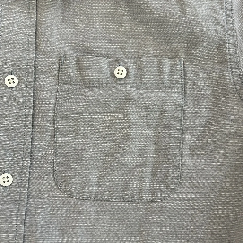 The North Face Mens Button Up Shirt Sz M Short Sleeve Gray light striped Shirt